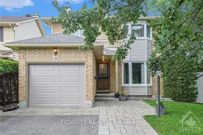 Detached in Stittsville - Munster - Richmond