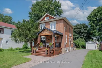 Detached in Cornwall
