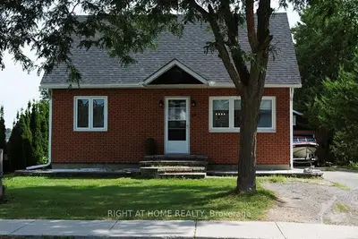 Detached in Arnprior