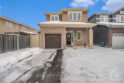 400 COUNTRY GLEN Way, Kanata, ON K2S 1B9