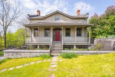 230 James Street, Kingston, On K7k 5p2
