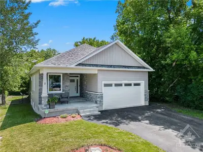 Detached in North Glengarry