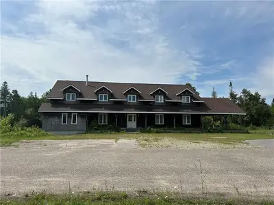 Detached in Frontenac