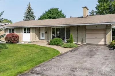 Detached in Bells Corners and South to Fallowfield
