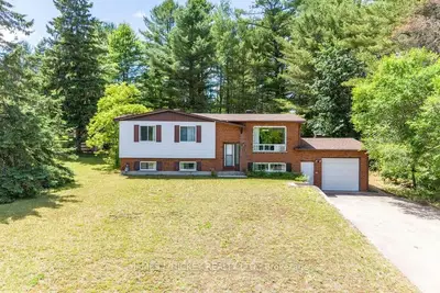 Detached in Laurentian Hills