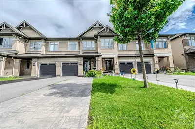 Att/Row/Townhouse in Kanata