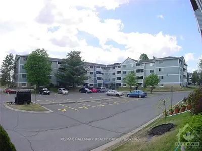 Condo Apartment in Cityview - Parkwoods Hills - Rideau Shore