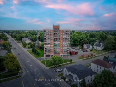 Condo Apartment in Cornwall