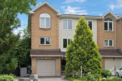 Att/Row/Townhouse in Barrhaven