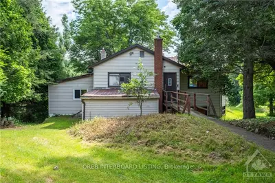 Detached in Frontenac