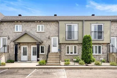 Condo Townhouse in Hawkesbury