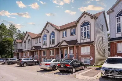 Condo Apartment in Bells Corners and South to Fallowfield