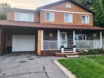 Detached in Russell