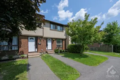 Condo Townhouse in Barrhaven