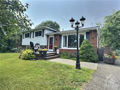 Detached in Edwardsburgh/Cardinal