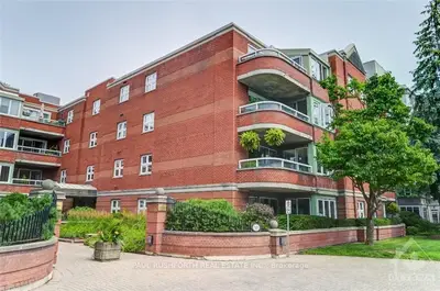 Condo Apartment in New Edinburgh - Lindenlea