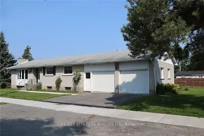 Detached in South Dundas