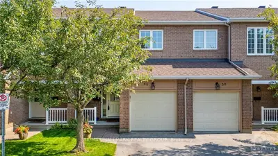 Condo Townhouse in South of Baseline to Knoxdale