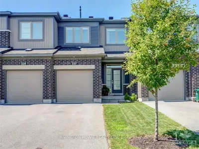 Att/Row/Townhouse in Stittsville - Munster - Richmond