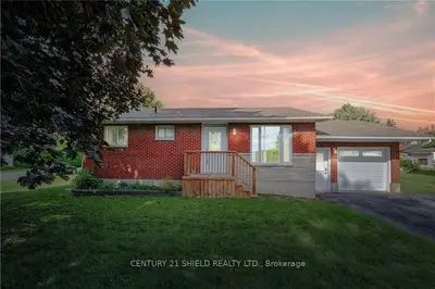 Detached in South Dundas