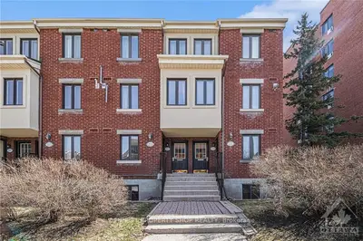 Condo Apartment in Manor Park - Cardinal Glen and Area