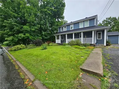 Detached in Mississippi Mills