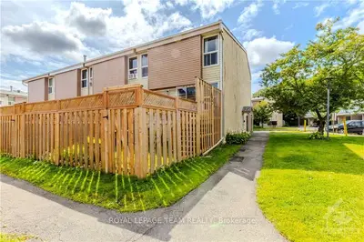 Condo Townhouse in Hunt Club - Windsor Park Village and Area