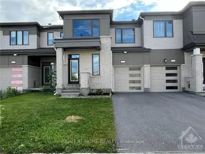 Att/Row/Townhouse in Barrhaven