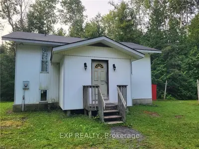 Detached in McNab/Braeside