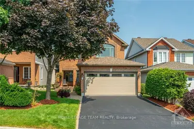 Detached in Carlington - Central Park