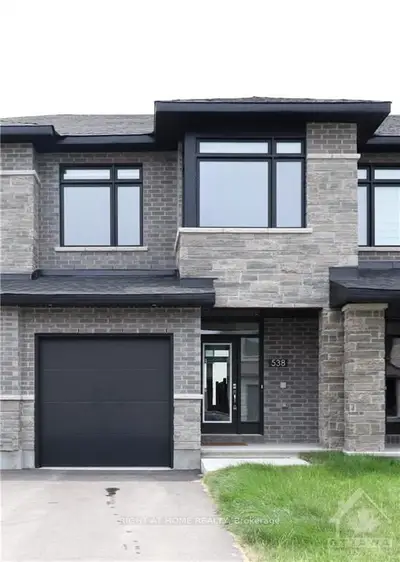 Att/Row/Townhouse in Stittsville - Munster - Richmond