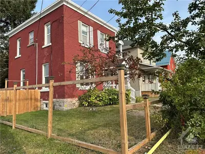 Duplex in Renfrew