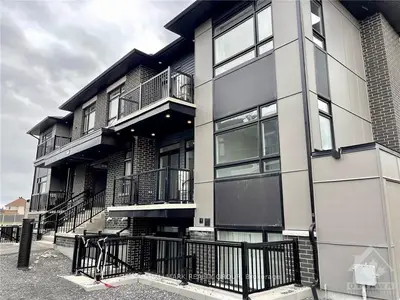400j Rolling Meadow Crescent, Orleans - Convent Glen And Area, On K1w 0s1