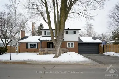 2397 Georgina Drive, Britannia Heights - Queensway Terrace N And Area, On K2b 7m9