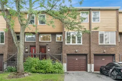 Condo Townhouse in Cyrville - Carson Grove - Pineview