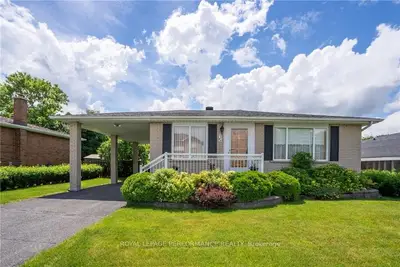 Detached in Cornwall