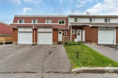 10 The Rockery, Overbrook - Castleheights And Area, On K1k 3y5