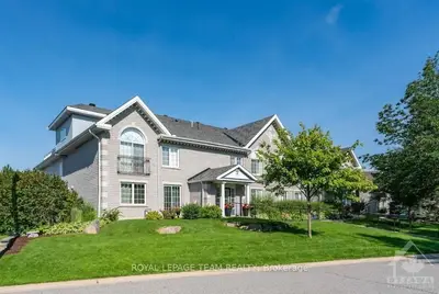 Condo Apartment in Kanata