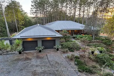 Detached in Mississippi Mills