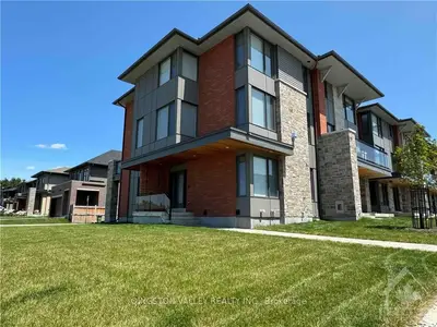 Semi-Detached in Manor Park - Cardinal Glen and Area