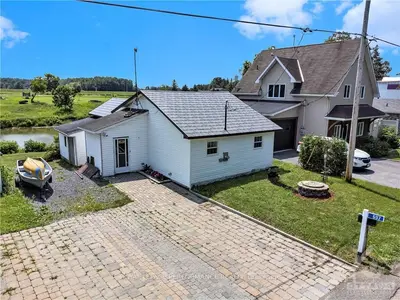 697 Montee Lebrun Road, The Nation, On K0a 1m0