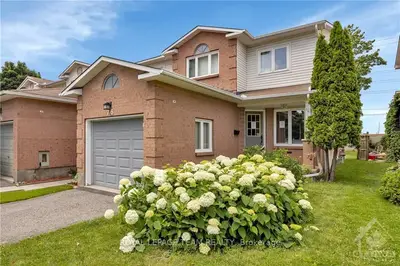 Att/Row/Townhouse in Barrhaven