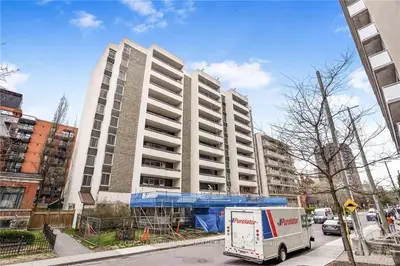 141 Somerset Street W 903, Ottawa Centre, On K2p 2h1