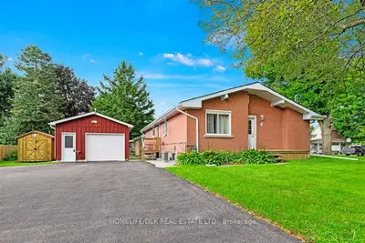 Detached in Brockville