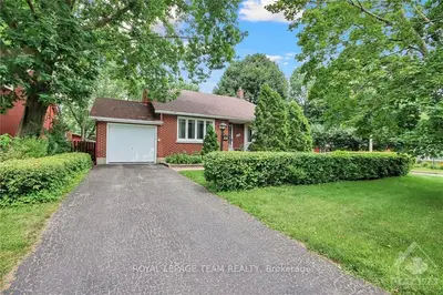 Detached in Alta Vista and Area