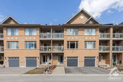 Att/Row/Townhouse in Cityview - Parkwoods Hills - Rideau Shore