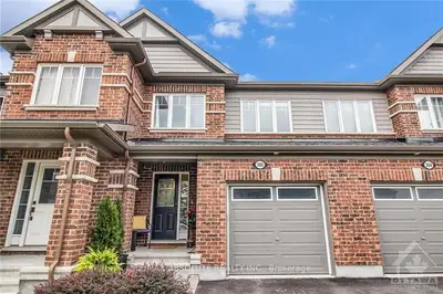 Att/Row/Townhouse in Stittsville - Munster - Richmond