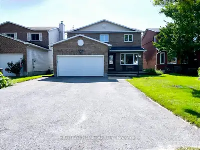 Detached in Orleans - Convent Glen and Area