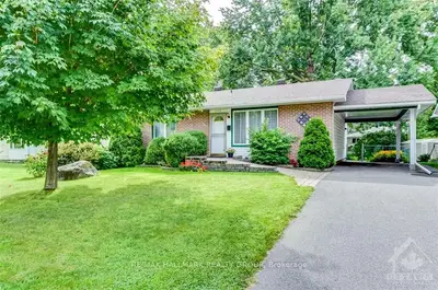 Detached in Cyrville - Carson Grove - Pineview