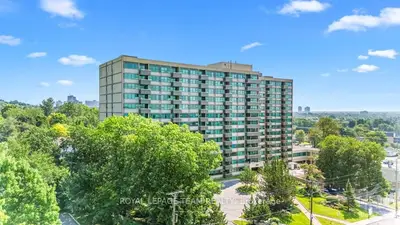 555 Brittany Drive 1216, Manor Park - Cardinal Glen And Area, On K1k 4c5